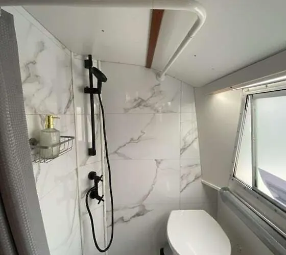 Bateau Nuit Sur La Marne ספינת מלון